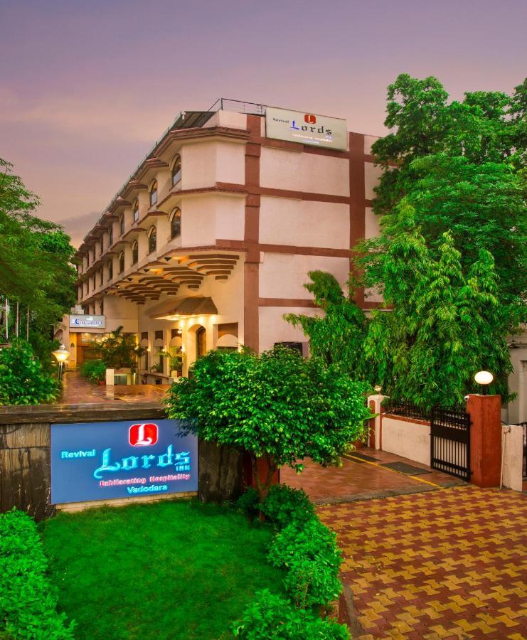 Lords Inn Vadodara Exterior foto