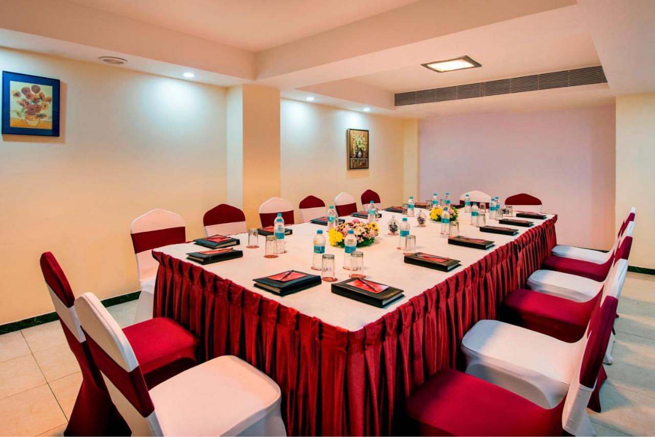 Lords Inn Vadodara Exterior foto