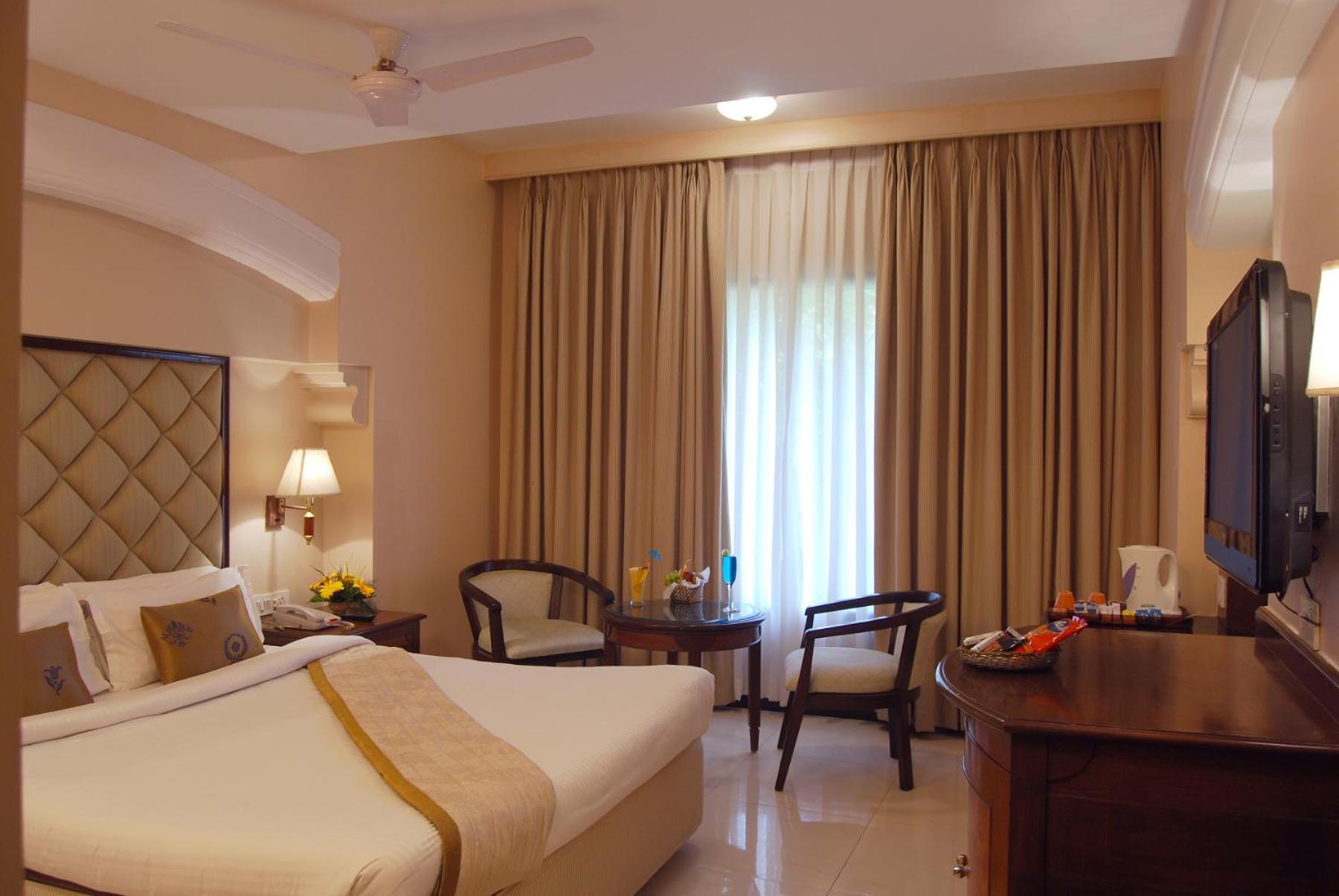 Lords Inn Vadodara Habitación foto