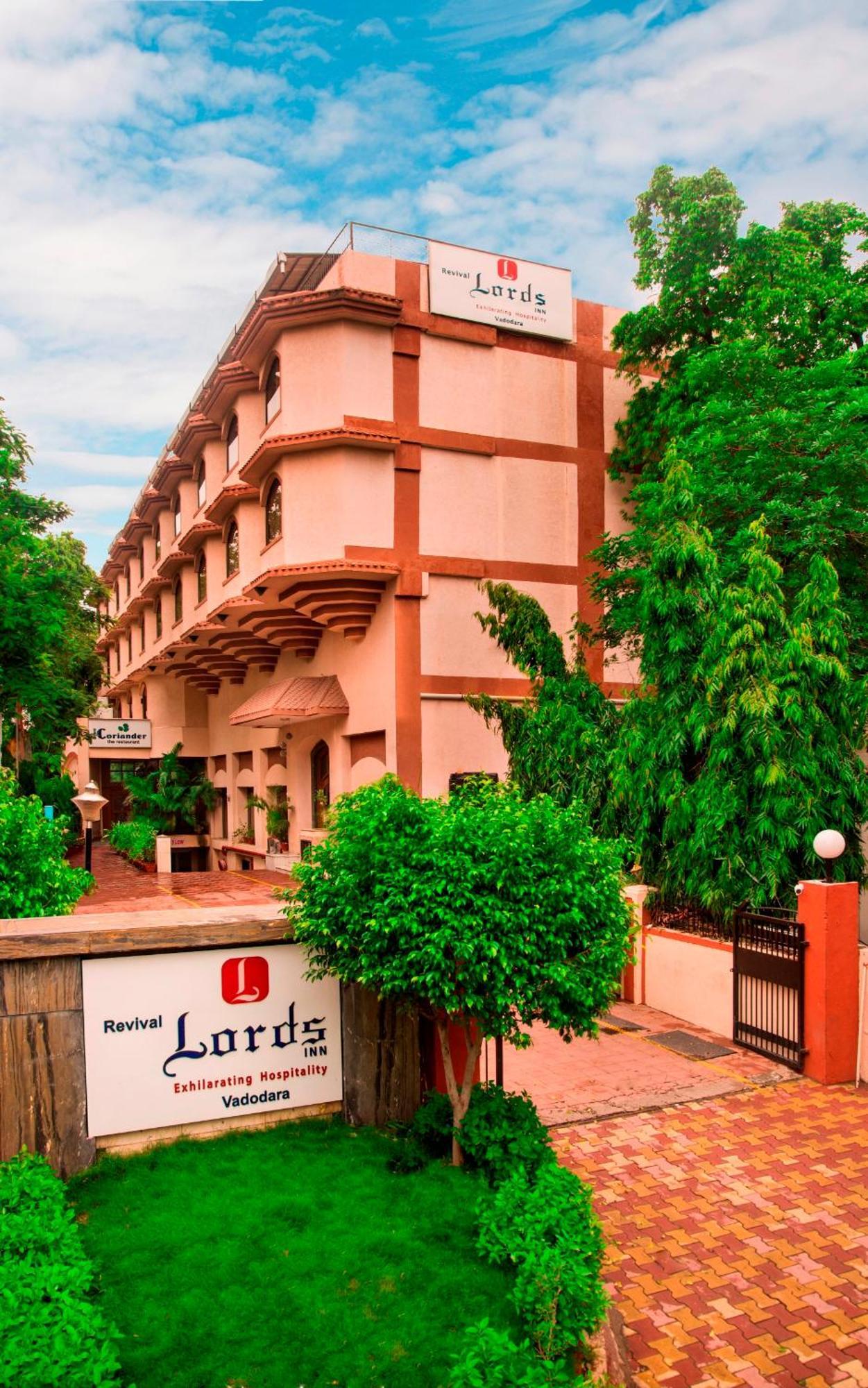 Lords Inn Vadodara Exterior foto